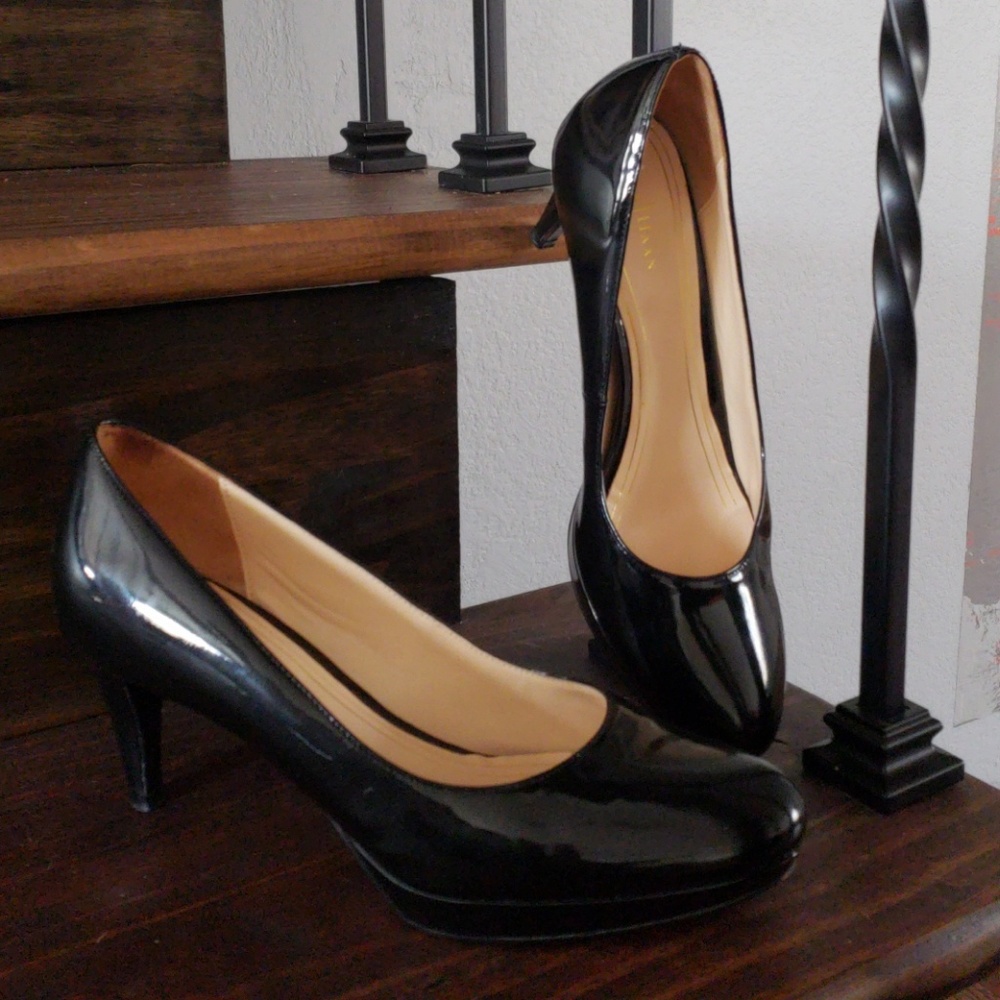 Cole Haan Heels Patent Size 8B - Picture 2 of 8